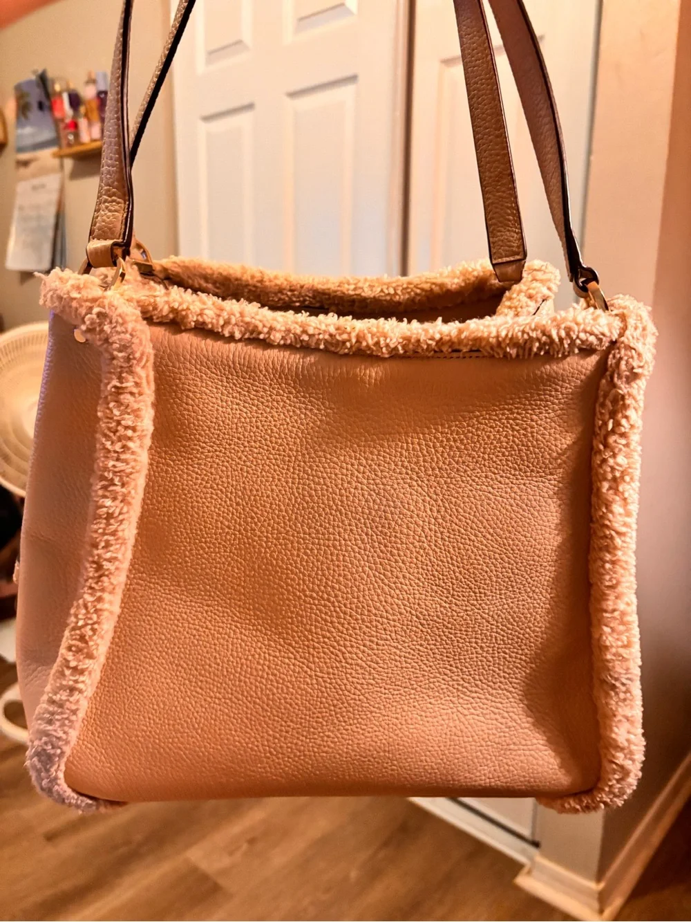 kate spade tan shearling-trim shoulder bag